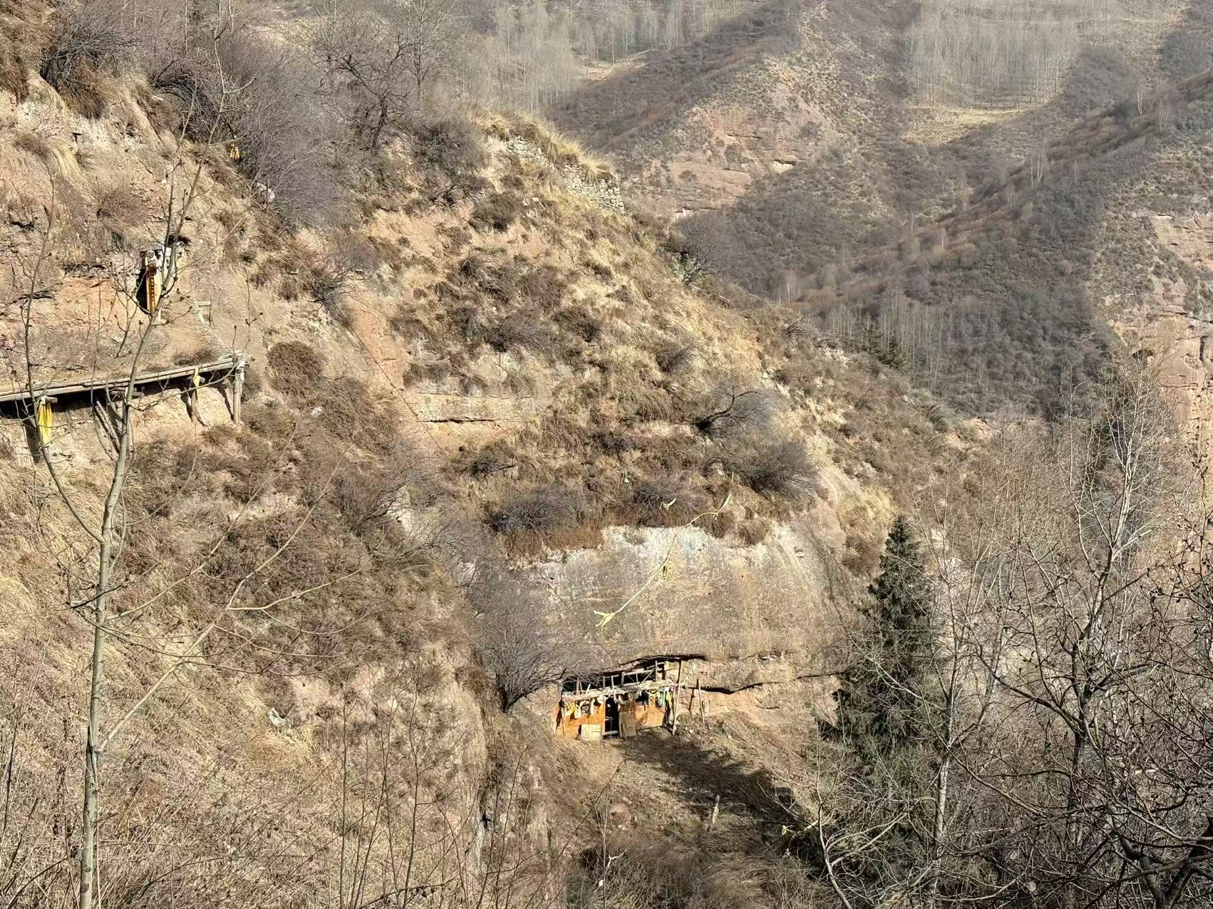 Ninth-century meditation cave in Amdo